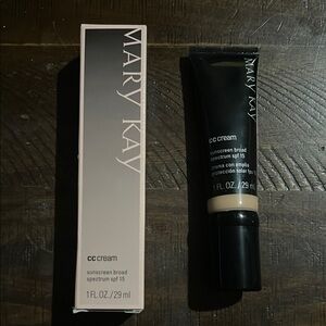 Mary Kay CC Cream - Broad Spectrum SPF 15 - Medium to Deep
